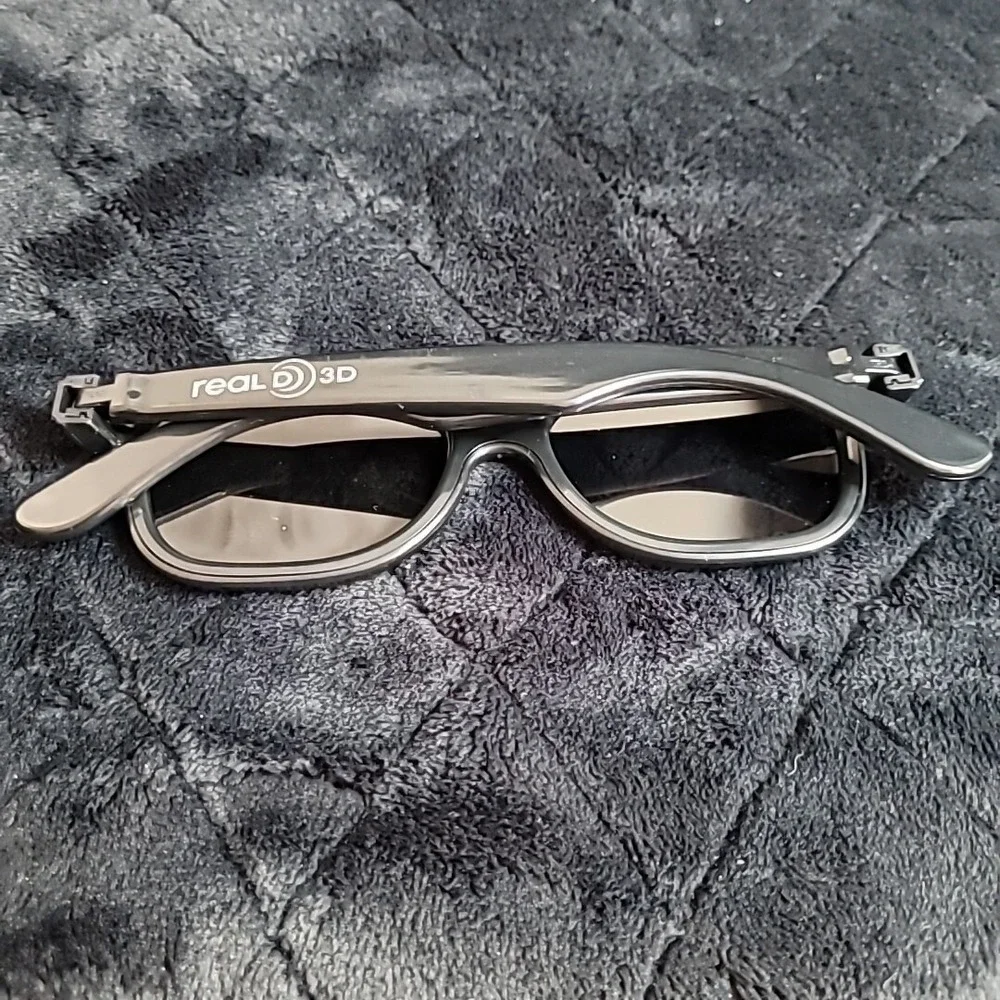 Real D 3D Glasses ~ 4 Pairs For Use With Compatible 3D‎ TV Monitors Laptops